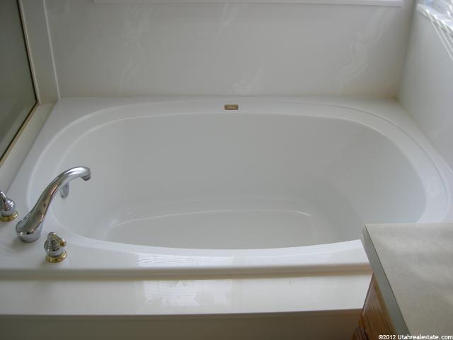 2119 N 2360 W, Clinton, UT 84015 — photo 7