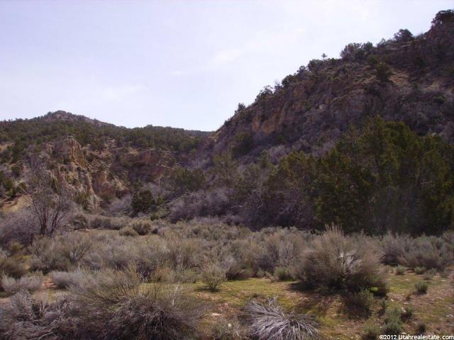 68 E Chekshani #68, New Harmony, UT 84757 — photo 5