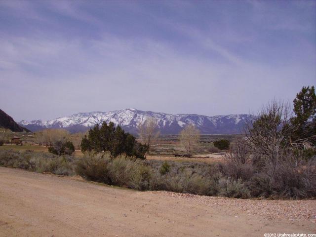 68 E Chekshani #68, New Harmony, UT 84757 — photo 6