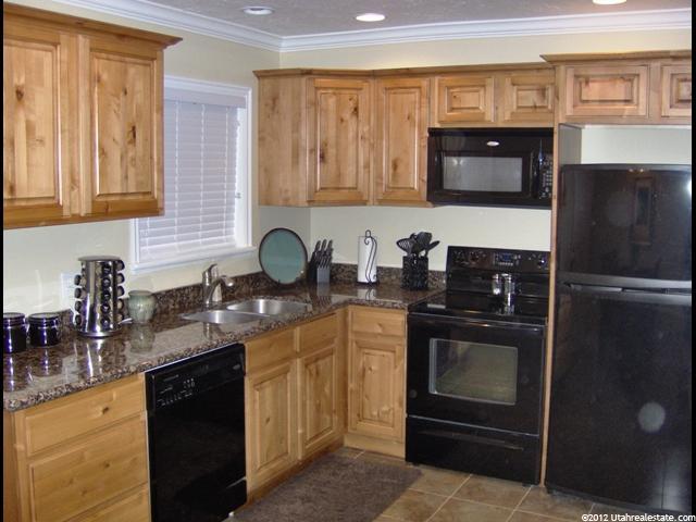 146 E 100 S #2, Bountiful, UT 84010 — photo 2