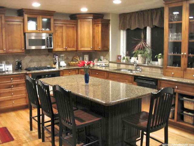 4557 Cambridge Ct, Bountiful, UT 84010 — photo 2