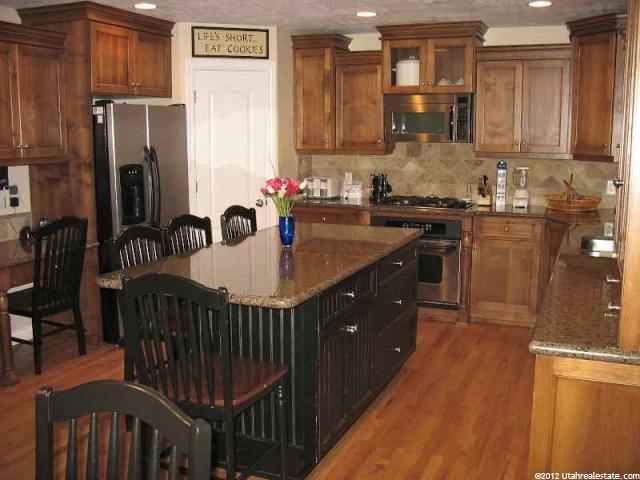 4557 Cambridge Ct, Bountiful, UT 84010 — photo 3