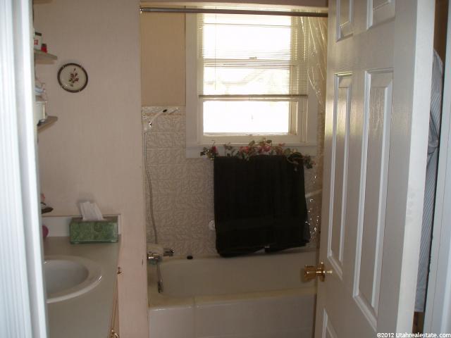 1226 N 1500 W, Clinton, UT 84015 — photo 9