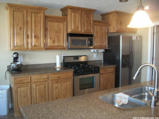 558 S Hale E, Grantsville, UT 84029 — photo 9