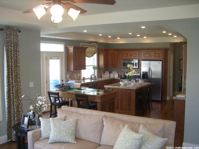 111 E 450 N, Providence, UT 84332 — photo 4