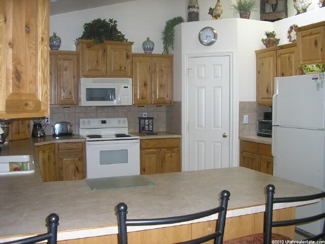 873 W 1570 N, Clinton, UT 84015 — photo 5