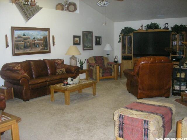 873 W 1570 N, Clinton, UT 84015 — photo 8