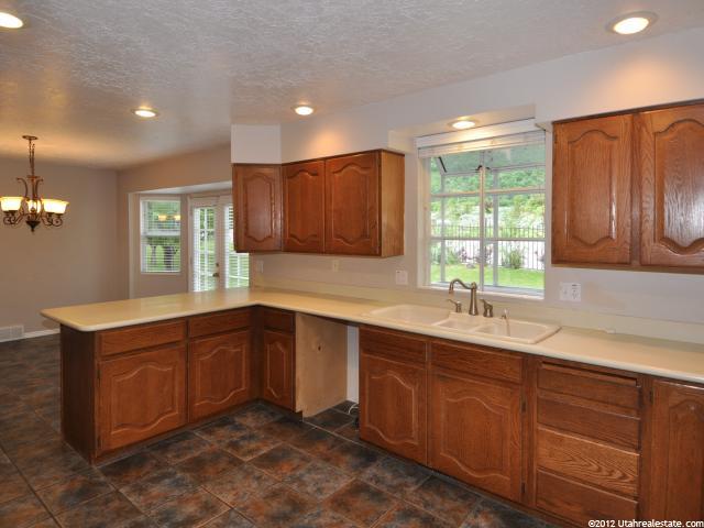 2744 E Woodhampton Cir S, Sandy, UT 84092 — photo 3