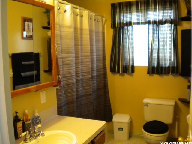 970 W 450 S, Layton, UT 84041 — photo 6