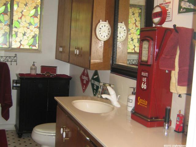 195 W 100 N, Providence, UT 84332 — photo 2