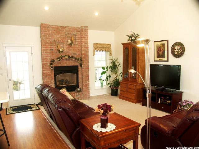 195 N 850 W, Hyrum, UT 84319 — photo 3