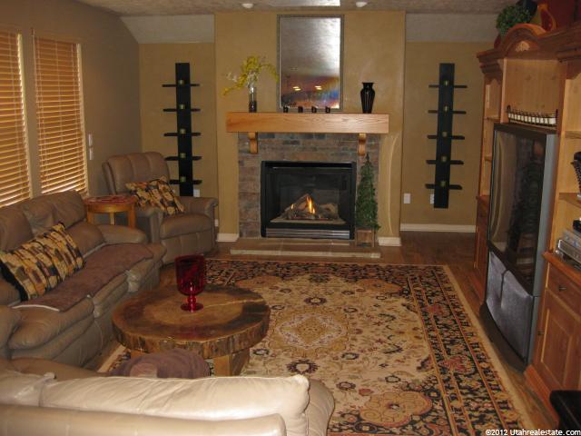 7729 S Sandy Heights Dr E, Sandy, UT 84070 — photo 2