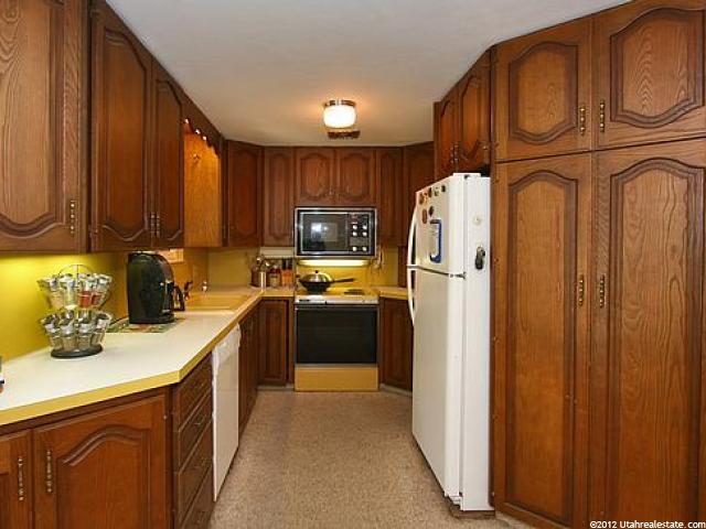 5713 S 920 E, Murray, UT 84121 — photo 4