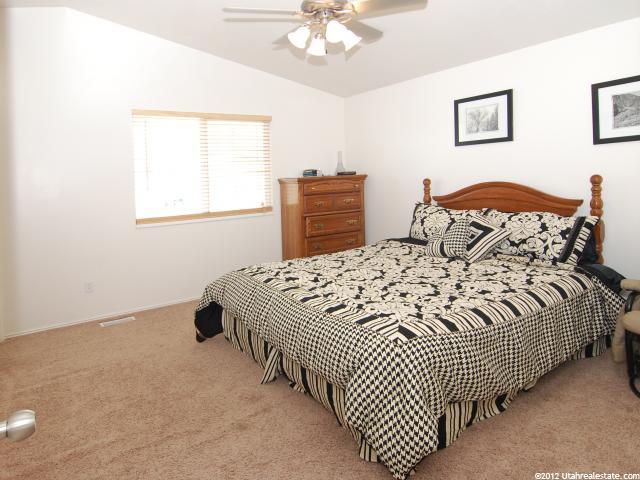 652 W 3650 S, Riverdale, UT 84405 — photo 9