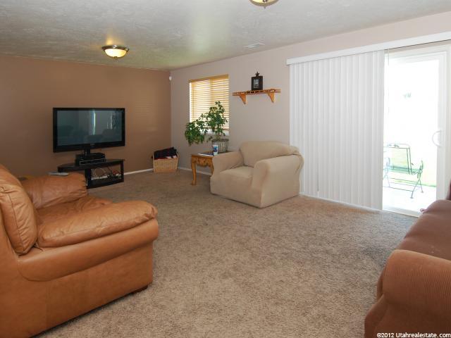 652 W 3650 S, Riverdale, UT 84405 — photo 10