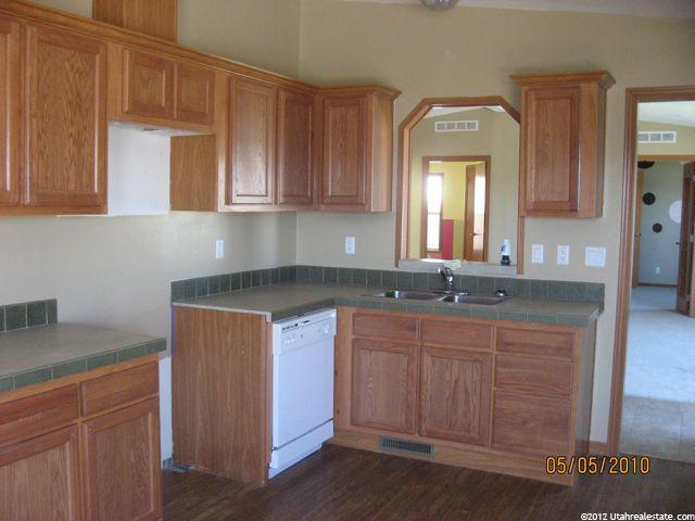 445 W 2100 S, Vernal, UT 84078 — photo 2