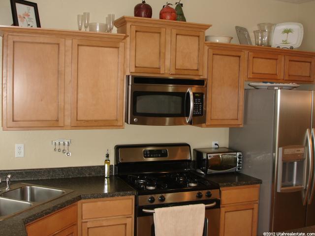 8971 Valley Bend Ct, Sandy, UT 84094 — photo 4