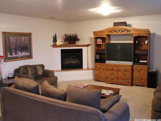 161 E 1100 N, Harrisville, UT 84404 — photo 6