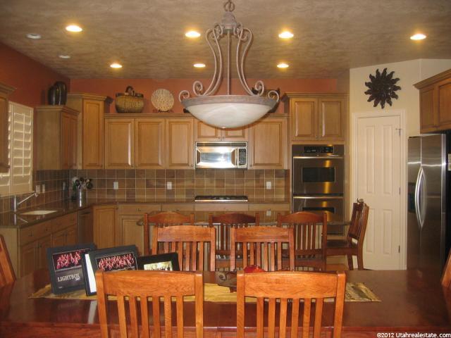 272 S Willowmere Dr W, Kaysville, UT 84037 — photo 2