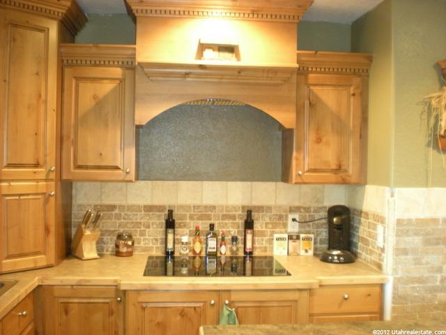 908 S 350 W, Bountiful, UT 84010 — photo 3