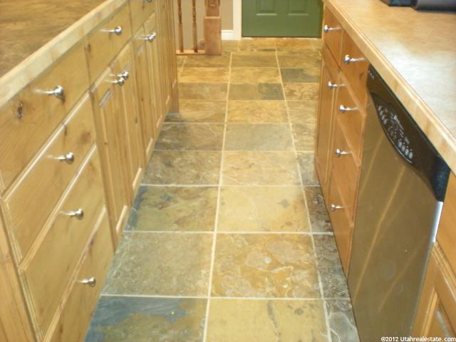 908 S 350 W, Bountiful, UT 84010 — photo 7