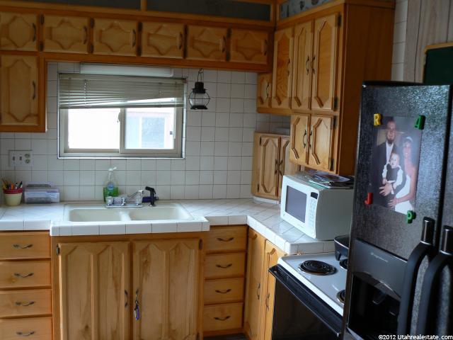 990 E 1000 S, Clearfield, UT 84015 — photo 2