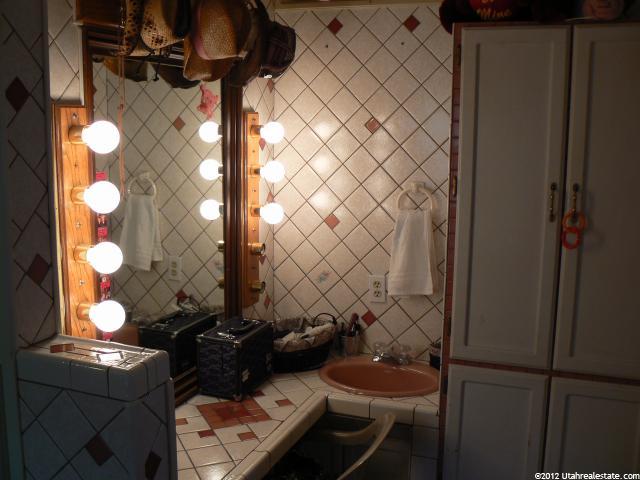 990 E 1000 S, Clearfield, UT 84015 — photo 4