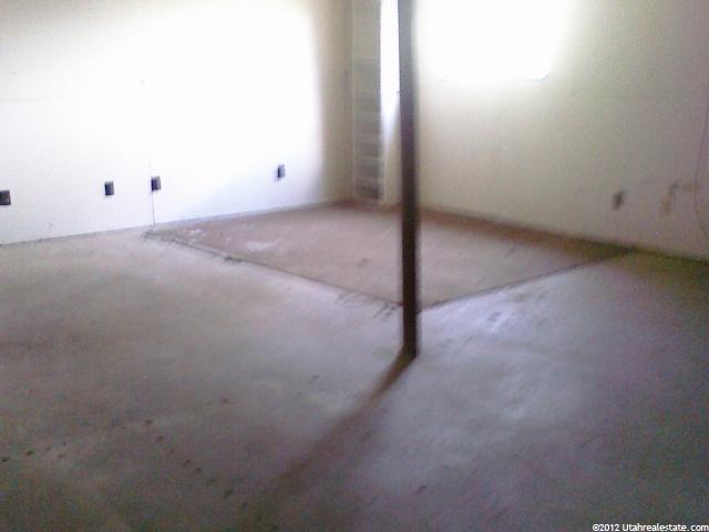 710 N Barlow St W, Clearfield, UT 84015 — photo 6