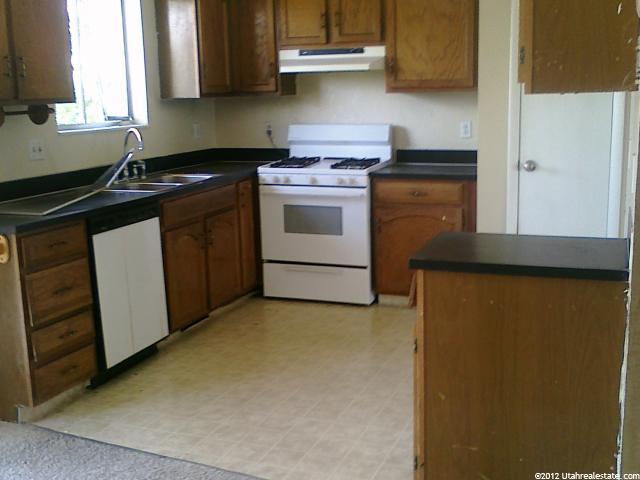 710 N Barlow St W, Clearfield, UT 84015 — photo 7