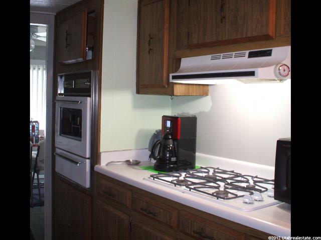 315 E Excalibur St, North Salt Lake, UT 84054 — photo 3