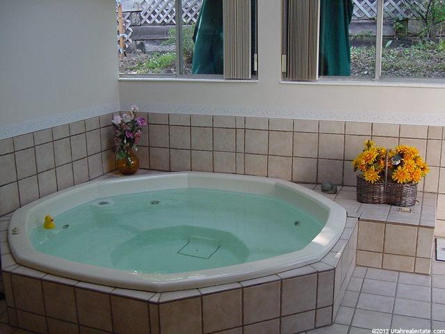 2033 S Bountiful Blvd, Bountiful, UT 84010 — photo 11