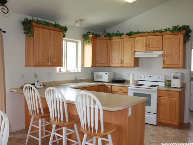 419 S 700 E, Hyrum, UT 84319 — photo 2