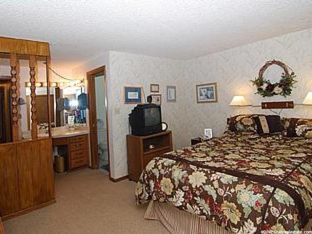 296 E 3250 N, North Ogden, UT 84414 — photo 4
