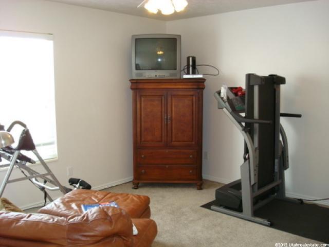 1812 Valley View Cir, Ogden, UT 84403 — photo 12