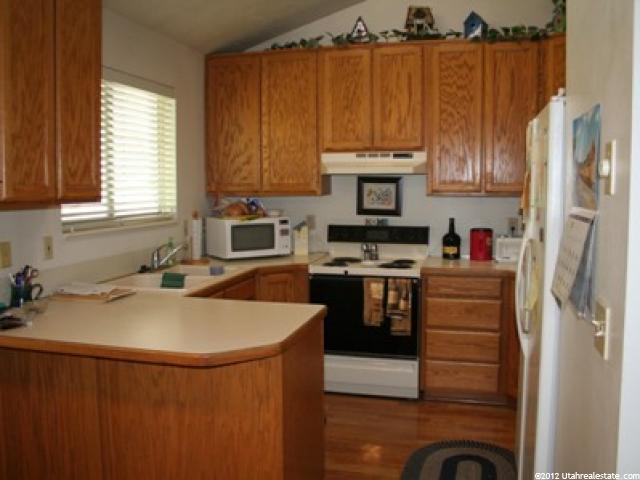 660 S 825 E, Layton, UT 84041 — photo 5