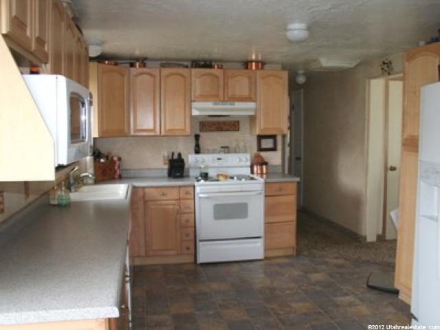 594 W 2050 N, West Bountiful, UT 84087 — photo 3