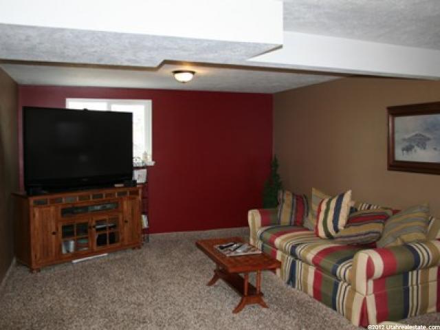 594 W 2050 N, West Bountiful, UT 84087 — photo 10