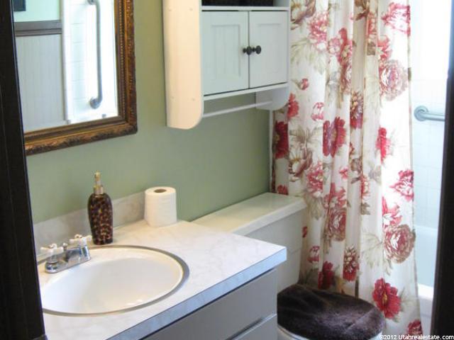 572 E 1850 N, North Ogden, UT 84414 — photo 9