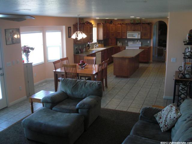 3252 W 1600 N, Clinton, UT 84015 — photo 3