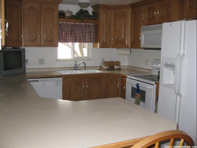 822 E 100 S, Nephi, UT 84648 — photo 4
