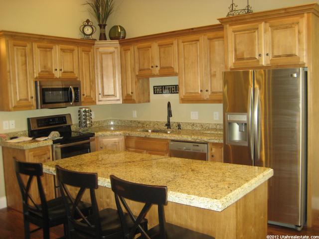 628 E Cove St, Providence, UT 84332 — photo 3