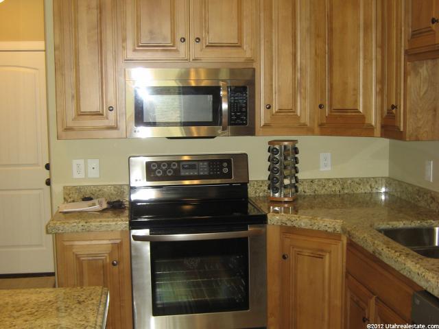 628 E Cove St, Providence, UT 84332 — photo 4