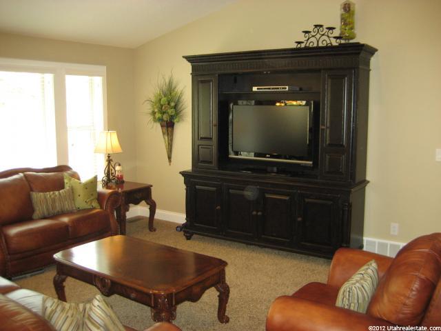 628 E Cove St, Providence, UT 84332 — photo 7