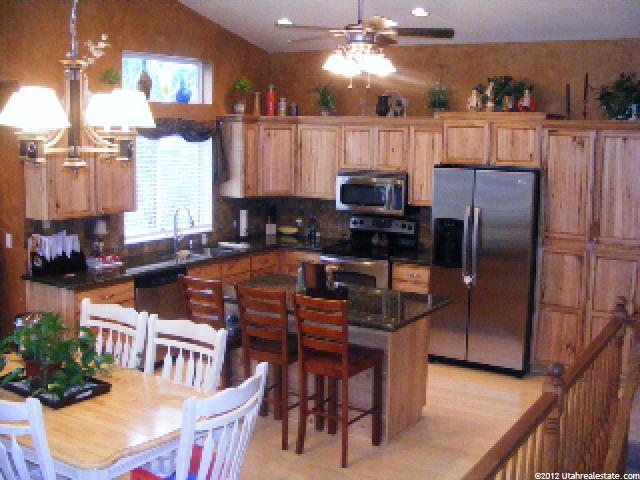 2006 N 150 E, Centerville, UT 84014 — photo 3