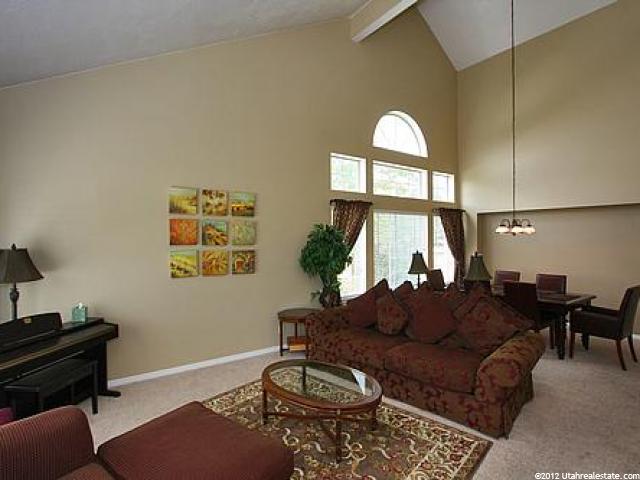 5654 S Crown Pointe Dr E, Murray, UT 84107 — photo 2