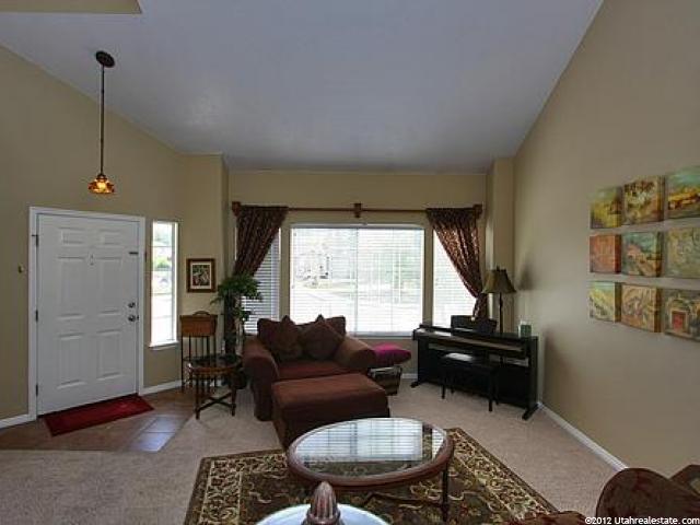 5654 S Crown Pointe Dr E, Murray, UT 84107 — photo 3