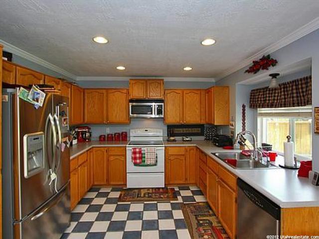 5654 S Crown Pointe Dr E, Murray, UT 84107 — photo 4