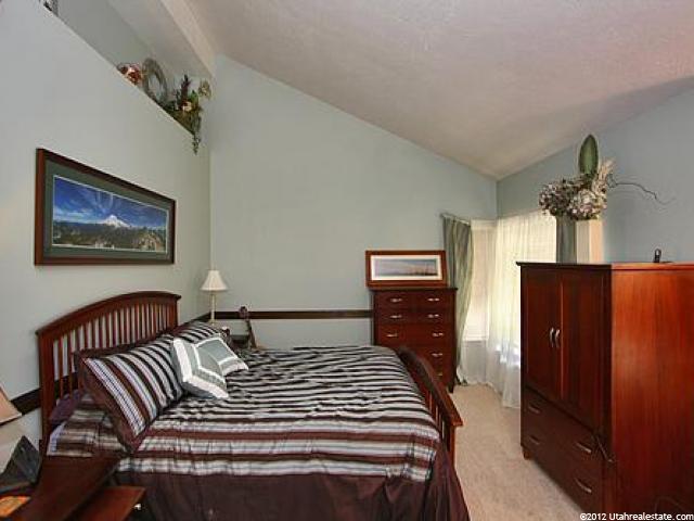 5654 S Crown Pointe Dr E, Murray, UT 84107 — photo 7