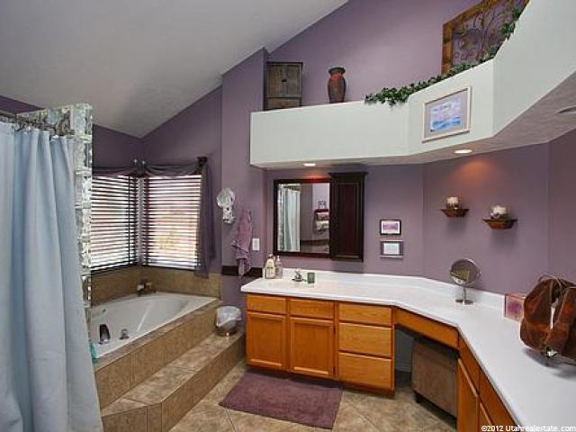 5654 S Crown Pointe Dr E, Murray, UT 84107 — photo 8