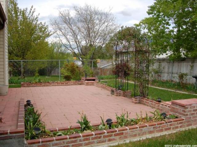 8685 S 1700 E, Sandy, UT 84093 — photo 11
